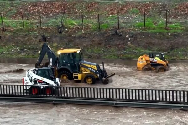 ___Tormenta_devastadora_en_Chile_deja_miles_de_desplazados_y_un_muerto video poster