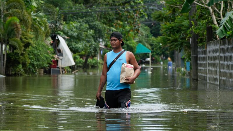 Tormenta_mortal_Trami_golpea_Filipinas__aumenta_el_nu_mero_de_muertos_y_podri_a_regresar_____
