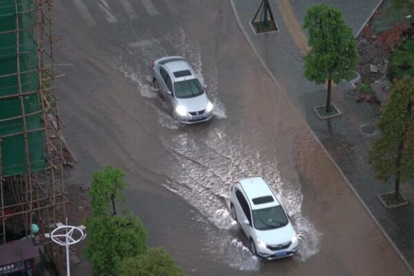 Tormenta_severa_en_Jiangxi__China_deja_4_muertos_y_10_heridos__