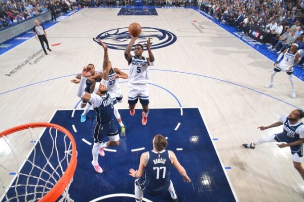 Towns y Edwards lideran a los Wolves a la victoria sobre los Mavs, evitan barrida en las finales del Oeste Towns_y_Edwards_lideran_a_los_Wolves_a_la_victoria_sobre_los_Mavs__evitan_barrida_en_las_finales_del_Oeste
