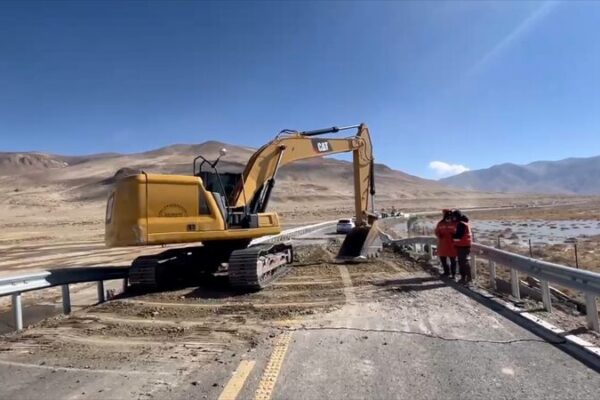 🚧 Tráfico de un solo carril restaurado tras terremoto en la Región Autónoma del Tíbet __Tra_fico_de_un_solo_carril_restaurado_tras_terremoto_en_la_Regio_n_Auto_noma_del_Ti_bet video poster