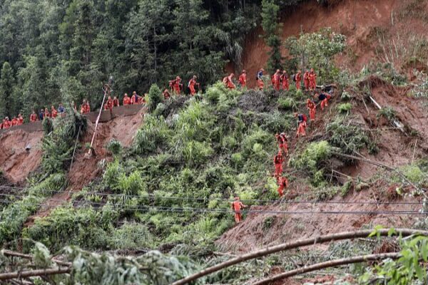 ___Tra_gicas_inundaciones_en_Zixing__China__50_muertos_y_miles_evacuados
