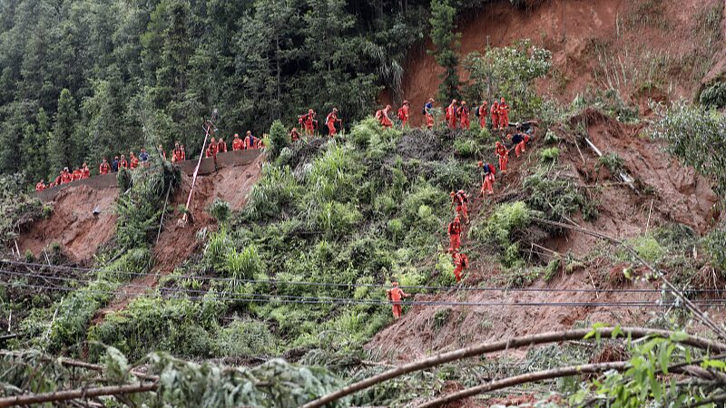 ___Tra_gicas_inundaciones_en_Zixing__China__50_muertos_y_miles_evacuados