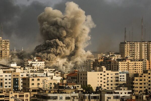 Última hora: Gaza bajo asedio mientras el conflicto entre Israel y Hamas se intensifica 🚀🔥 U_ltima_hora__Gaza_bajo_asedio_mientras_el_conflicto_entre_Israel_y_Hamas_se_intensifica___ video poster