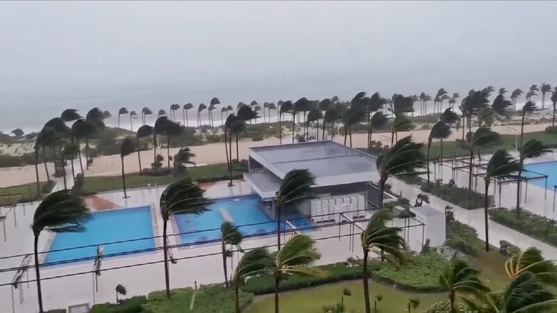 U_ltima_hora__el_huraca_n_Helene_golpea_Florida_con_feroces_tormentas___ video poster