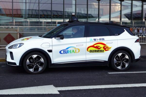 Viaja_al_Futuro__Los_Taxis_Sin_Conductor_de_China_Despegan