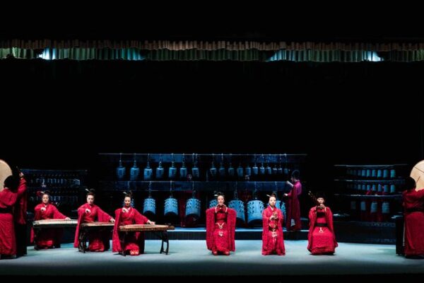 🎶 Viaja en el Tiempo: La Mágica Actuación de la Orquesta Huaxia en Henan __Viaja_en_el_Tiempo__La_Ma_gica_Actuacio_n_de_la_Orquesta_Huaxia_en_Henan video poster