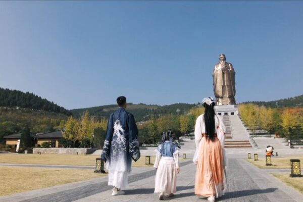 Vibras Confucianas 🌟: Cómo la sabiduría antigua conecta al mundo Vibras_Confucianas____Co_mo_la_sabiduri_a_antigua_conecta_al_mundo video poster
