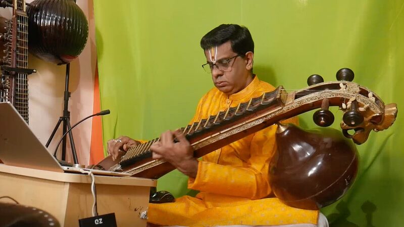 Virtuosos_de_la_Veena_en_India__Preservando_las_Cuerdas_de_la_Tradicio_n video poster