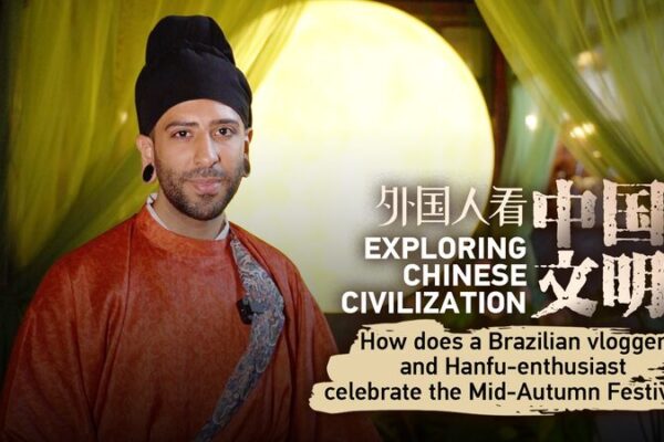Vlogger brasileño amante del hanfu celebra el Festival del Medio Otoño en Xi’an 🌙🎎 Vlogger_brasilen_o_amante_del_hanfu_celebra_el_Festival_del_Medio_Oton_o_en_Xi_an___ video poster