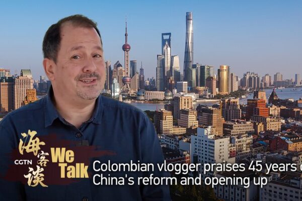 Vloguero_colombiano_comparte_su_experiencia_a_trave_s_de_los_45_an_os_de_transformacio_n_de_China__ video poster