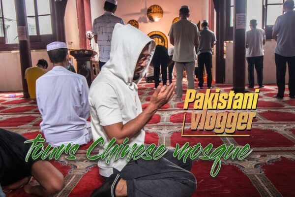 Vloguero_pakistani__explora_la_mezquita_reabierta_de_Wuhu___ video poster