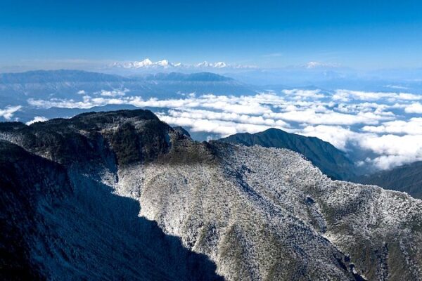Wawushan__La_E_pica__Montan_a_de_Mesa__de_China_es_el_Destino_Definitivo_de_Aventura_Invernal_____
