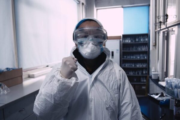 Wuhan__Estamos_Contigo__He_roes_en_la_Primera_Li_nea_Contra_el_Coronavirus video poster
