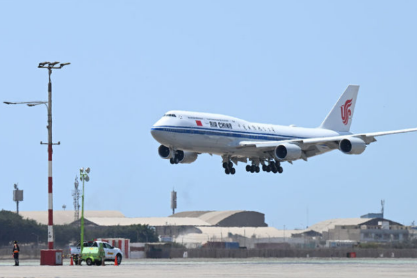Xi_Jinping_aterriza_en_Lima__Nuevos_capi_tulos_en_la_amistad_China_Peru______
