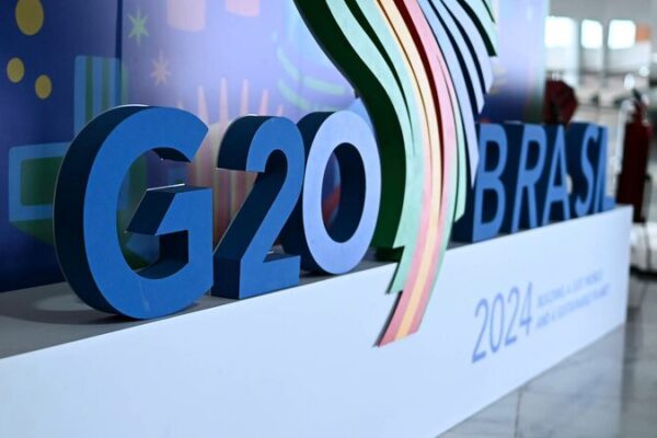 Xi_Jinping_aterriza_en_Ri_o_para_la_Cumbre_del_G20__ video poster