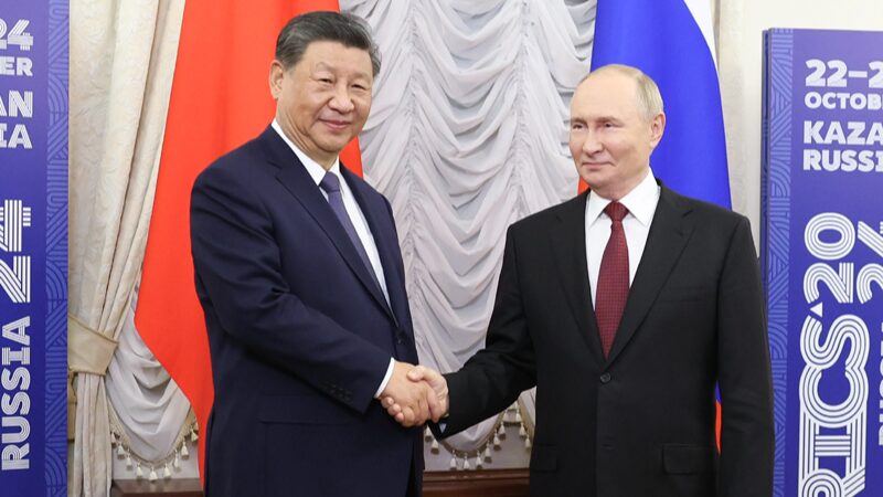 Xi_Jinping_comparte_el_secreto_de_la_amistad_entre_China_y_Rusia_en_la_cumbre_de_los_BRICS