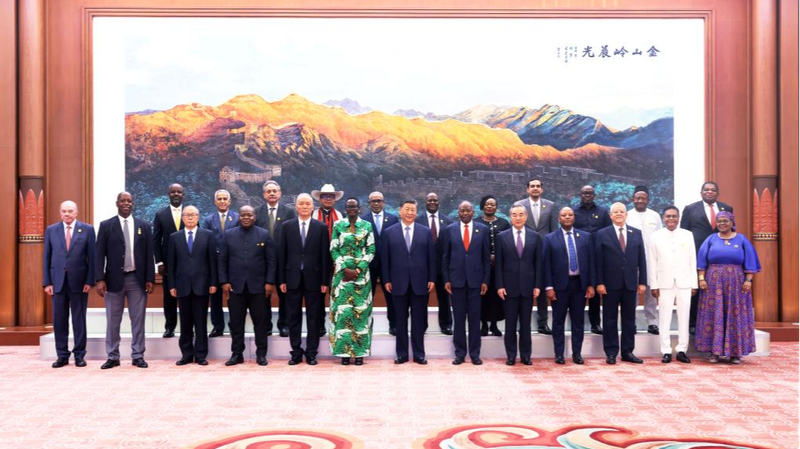 Xi_Jinping_da_la_bienvenida_a_li_deres_del_Sur_Global_en_Beijing__