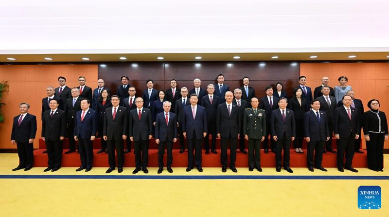 Xi_Jinping_da_la_bienvenida_a_los_nuevos_li_deres_de_Macao__