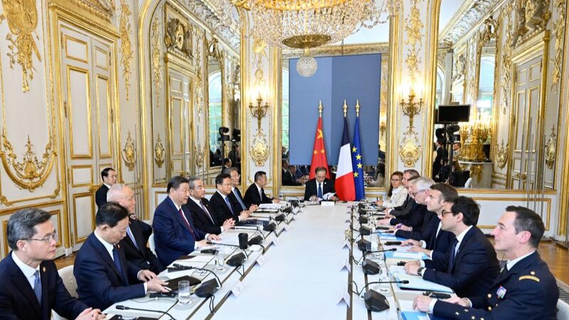 Xi_Jinping_en_Francia__Unidos_contra_una__nueva_Guerra_Fri_a______