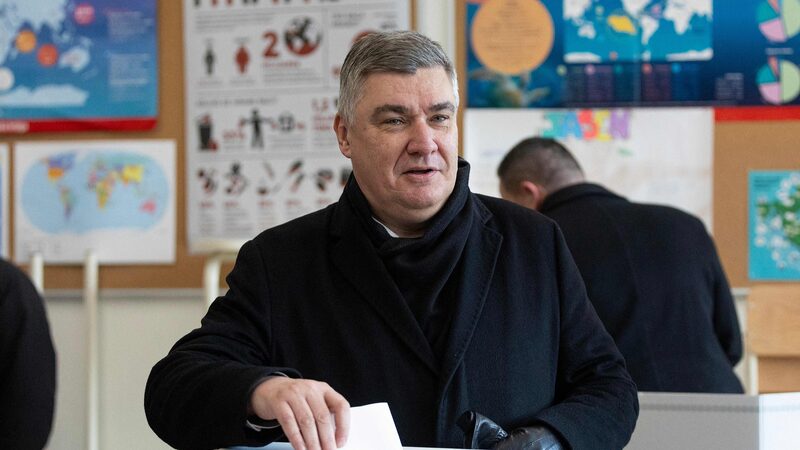 Xi_Jinping_felicita_a_Milanovic_por_su_reeleccio_n_como_presidente_de_Croacia