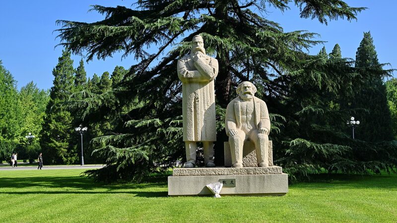 Xi_Jinping_llama_a_adaptar_el_marxismo_a_la_China_moderna