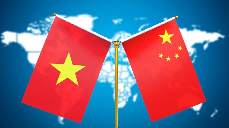 Xi_Jinping_y_Nguyen_Phu_Trong_fortalecen_lazos_en_Hano_i__ video poster