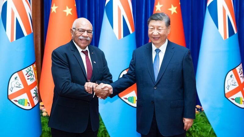 Xi_Jinping_y_el_Primer_Ministro_de_Fiji_se_Unen_por_un_Futuro_Compartido__