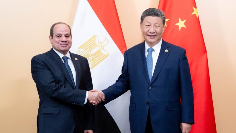 Xi_Jinping_y_el_presidente_de_Egipto_al_Sisi_estrechan_lazos_en_la_Cumbre_BRICS__