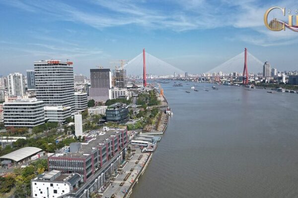 Yangpu_Riverside__el_pasado_industrial_de_Shangha_i_se_encuentra_con_un_futuro_vibrante__ video poster