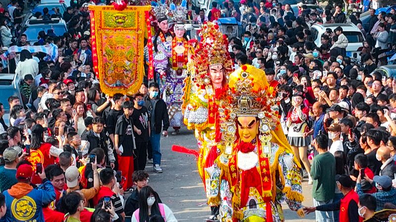 Youshen__El_vibrante_desfile_de__Dioses_Errantes__que_cautiva_a_la_juventud_china