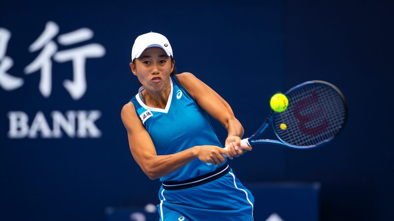 Zhang_Shuai__de_35_an_os__sorprende_en_el_China_Open_y_vence_a_la_cabeza_de_serie_Emma_Navarro___