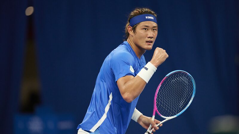 Zhang_Zhizhen_de_China_triunfa_en_e_pico_regreso_en_el_ATP_Hangzhou_Open