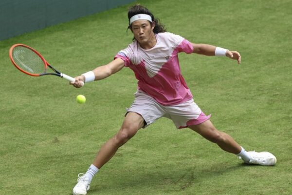 ¡Zhang Zhizhen sorprende a Medvédev en el Terra Wortmann Open! 🎾🔥 _Zhang_Zhizhen_sorprende_a_Medve_dev_en_el_Terra_Wortmann_Open____