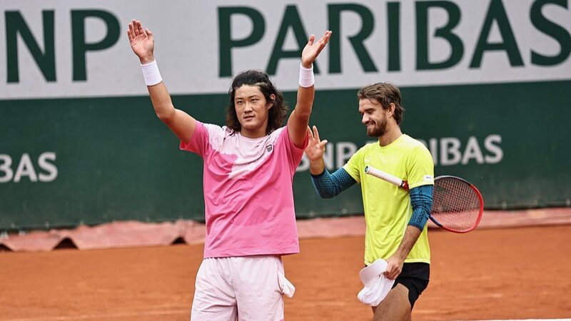 Zhang_Zhizhen_y_Tomas_Machac_avanzan_a_los_octavos_de_final_de_dobles_del_Abierto_de_Francia__