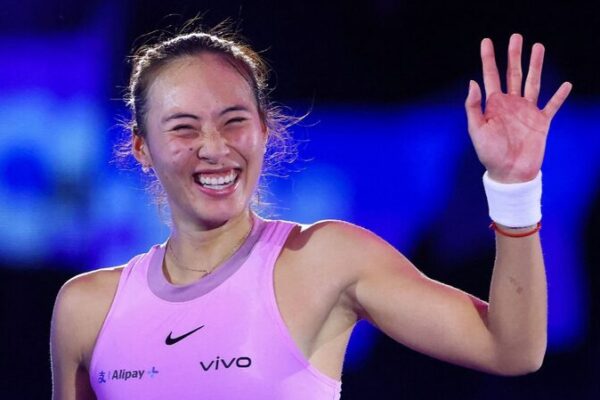 Zheng Qinwen hace historia: Primera vez en las Finales de la WTA 🎾 Zheng_Qinwen_hace_historia__Primera_vez_en_las_Finales_de_la_WTA__