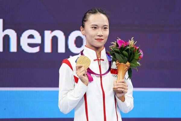 Zhu Xueying vuela hacia ParĂs: estrella del trampolĂn apunta al oro Zhu_Xueying_vuela_hacia_Pari_s__estrella_del_trampoli_n_apunta_al_oro video poster