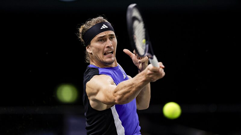 Zverev_elimina_a_Tsitsipas_y_lo_deja_fuera_de_las_ATP_Finals___