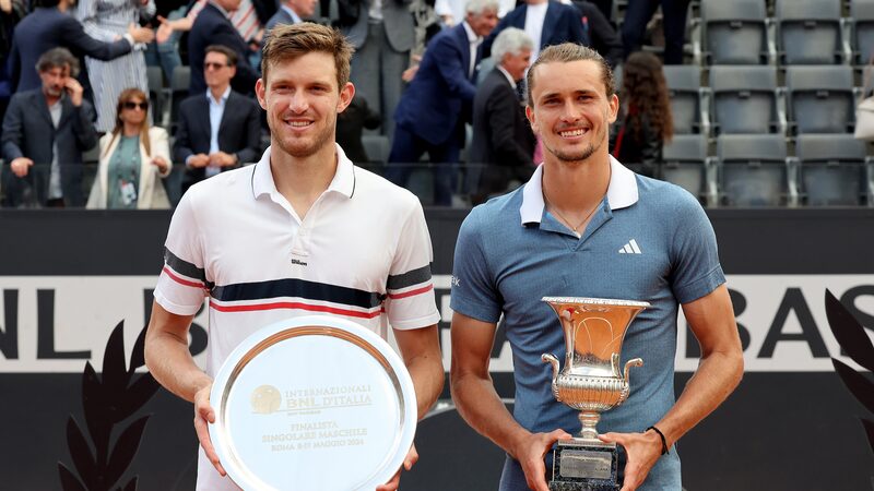 Zverev_logra_un_regreso_e_pico_para_ganar_el_Abierto_de_Italia_contra_Jarry___