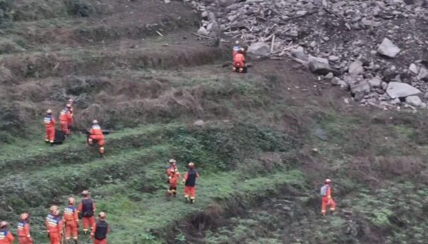 200_evacuados_tras_deslizamiento_de_tierra_en_Sichua_n__esfuerzos_de_rescate_en_curso