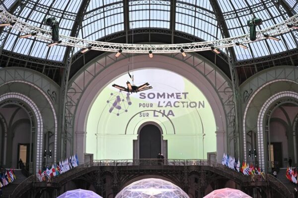 60 Naciones se Unen por una IA Ética en la Cumbre de París 🤖🌍 60_Naciones_se_Unen_por_una_IA_E_tica_en_la_Cumbre_de_Pari_s___