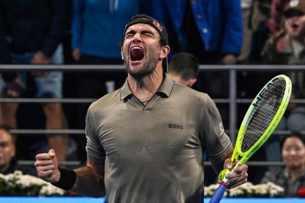 Berrettini_sorprende_a_Djokovic_con_su_primera_victoria_ante_un_top_10_en_el_Abierto_de_Catar___