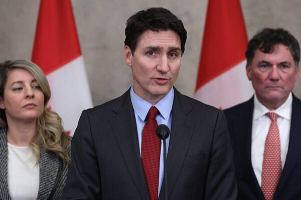 Canadá impone aranceles del 25% a importaciones de EE. UU. por $30,000 millones Canada__impone_aranceles_del_25__a_importaciones_de_EE__UU__por__30_000_millones