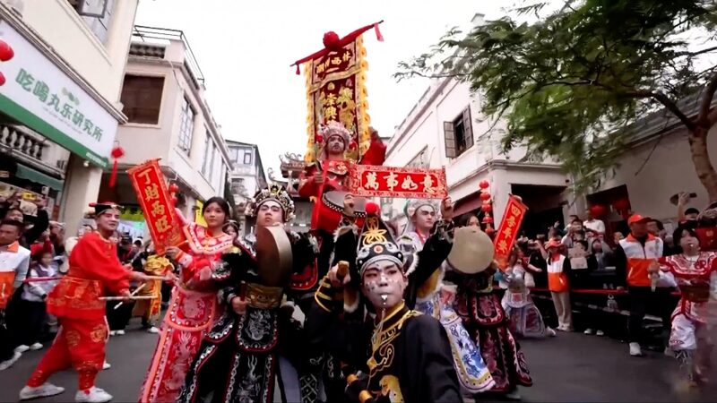 Celebra_el_Festival_de_Primavera__Las_antiguas_tradiciones_de_China_iluminan_el_An_o_Nuevo__ video poster