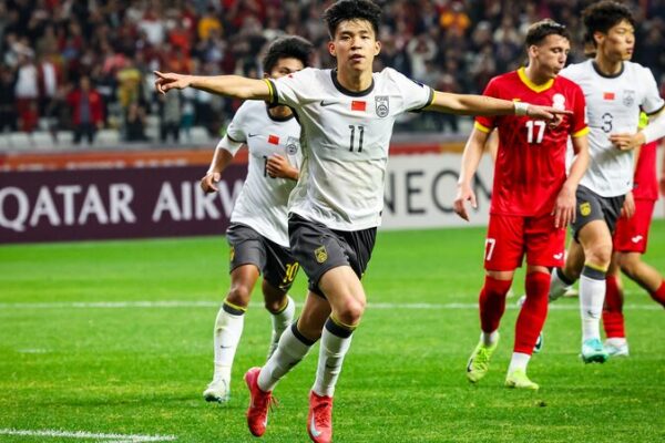 China avanza a los cuartos de final de la AFC U20 con emocionante victoria 5-2 sobre Kirguistán ⚽🔥 China_avanza_a_los_cuartos_de_final_de_la_AFC_U20_con_emocionante_victoria_5_2_sobre_Kirguista_n___