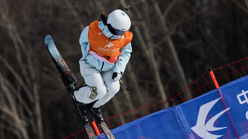 China_brilla_con_oro_y_plata_en_halfpipe_femenino_en_los_Juegos_Asia_ticos_de_Invierno___