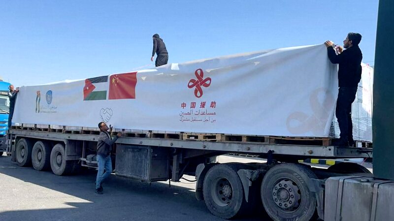 China_envi_a_60_000_paquetes_de_alimentos_a_Gaza_a_trave_s_de_Jordania____ video poster