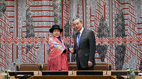 China_y_Bolivia_profundizan_lazos_en_el_40o_aniversario_diploma_tico__