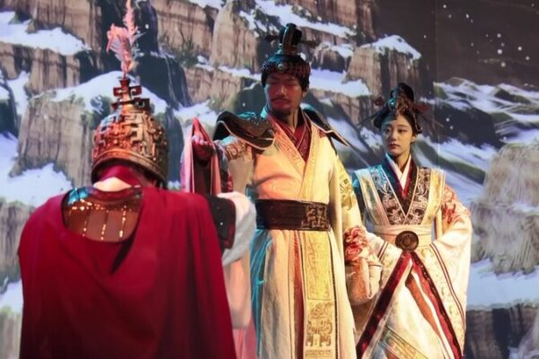De_Tradiciones_Antiguas_a_Batallas_de_IA__El_Auge_Cultural_y_Tecnolo_gico_de_China___
