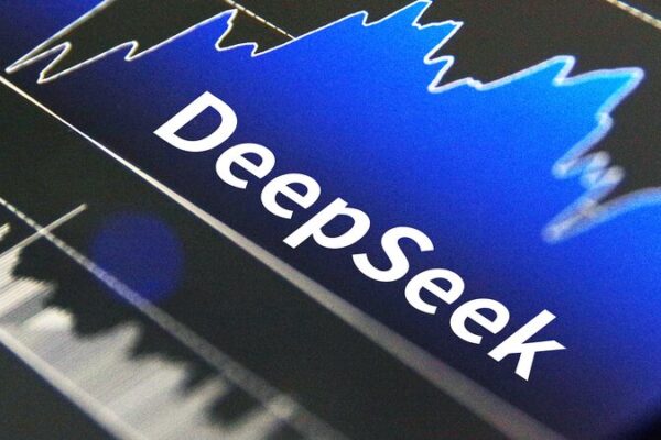DeepSeek_AI_transforma_industrias_con_titanes_tecnolo_gicos_globales_a_bordo___